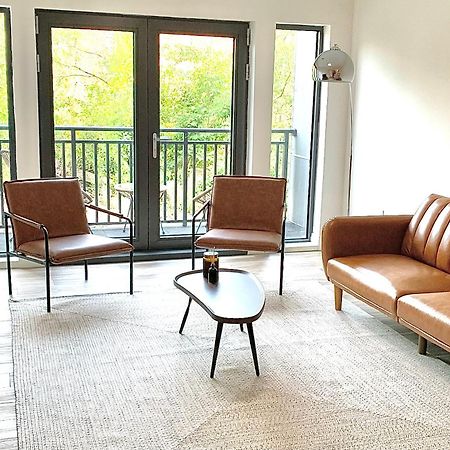 Modern Luxury Apartment In Quincy Exterior foto